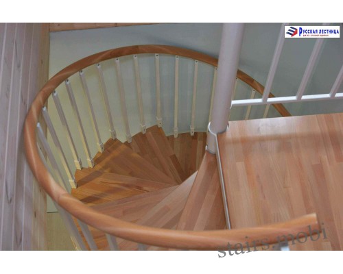 Винтовая лестница Кама пластиковый поручень накладки на ступени бук D1400 H=3970